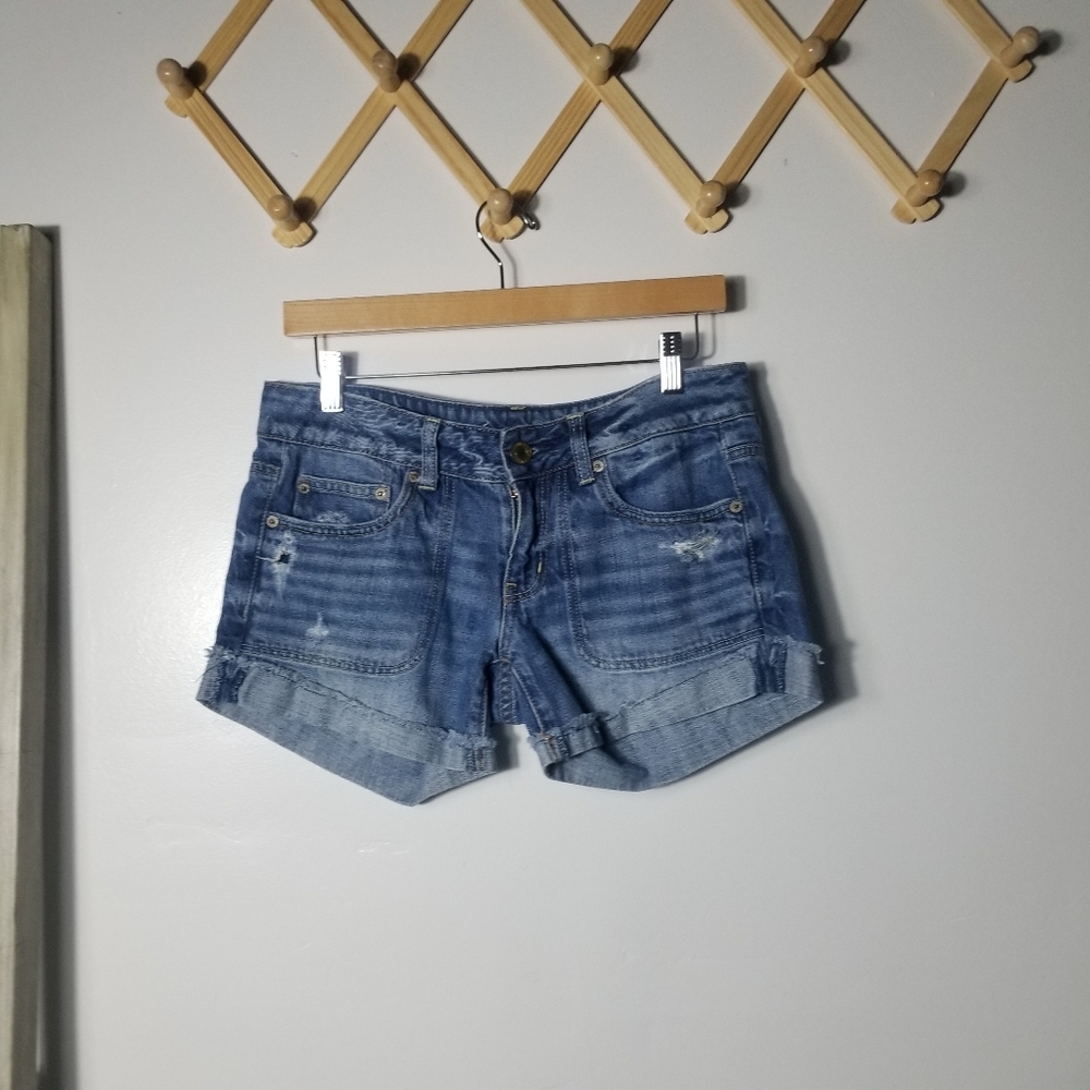 AMERICAN EAGLE WOMEN'S DISTRESSED JEAN SHORTS SIZE 6